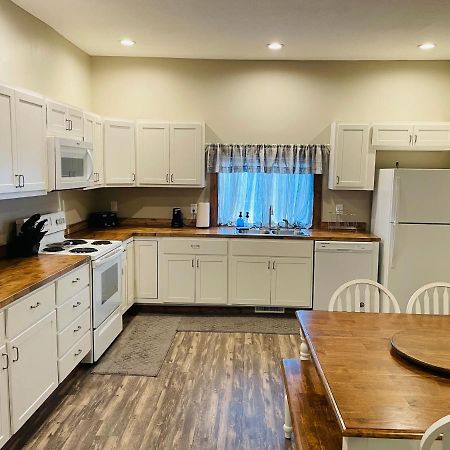 Modern Farmhouse 3 Bed, 2 Bath Apartment, Sleeps 7, Lots Of Space, Steps To Downtown, Honeywell & Eagles Theater Wabash المظهر الخارجي الصورة