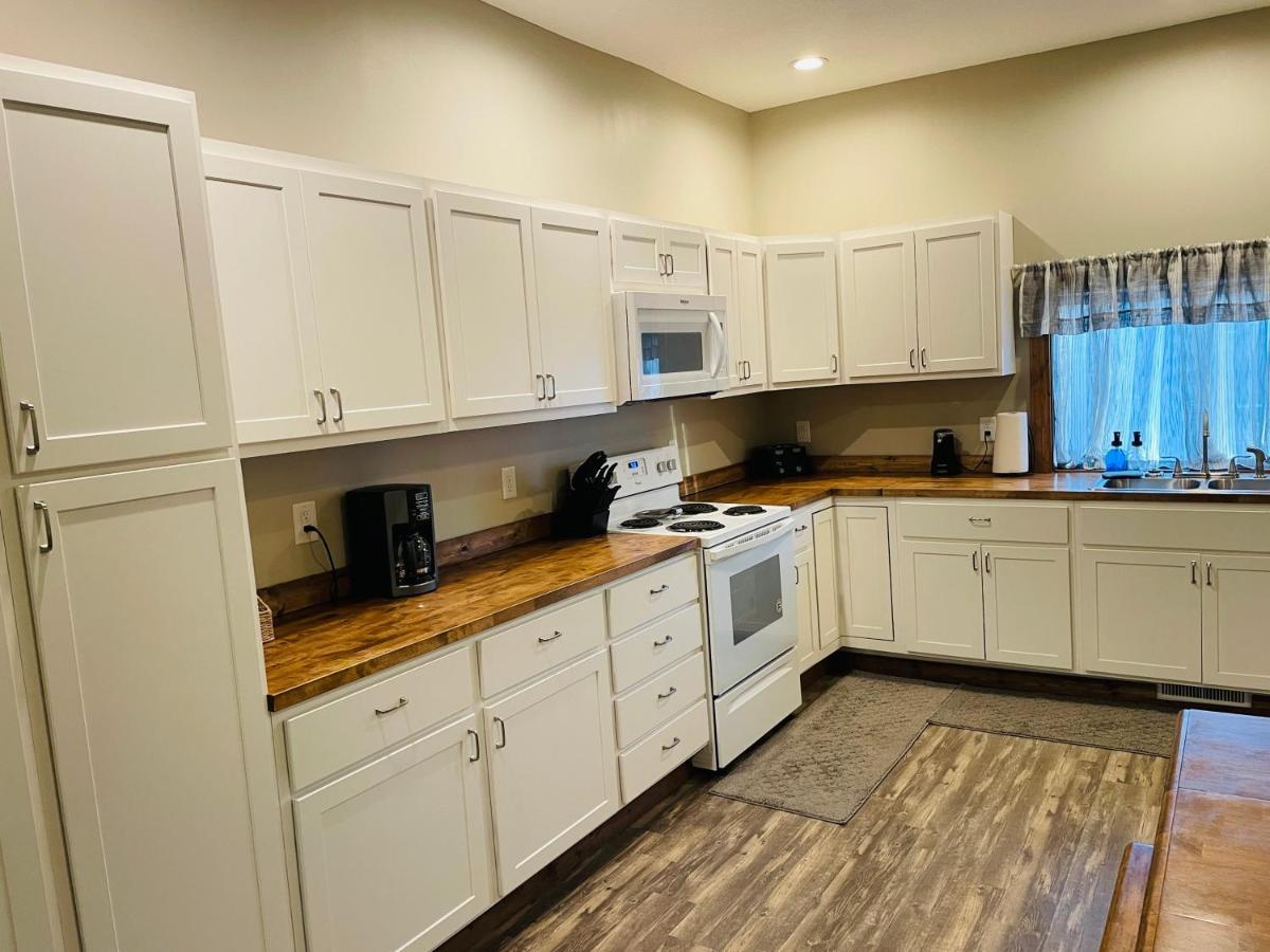 Modern Farmhouse 3 Bed, 2 Bath Apartment, Sleeps 7, Lots Of Space, Steps To Downtown, Honeywell & Eagles Theater Wabash المظهر الخارجي الصورة